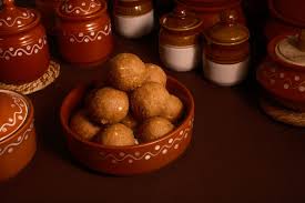 Sunnundalu (Urad Dal Laddu – Andhra Sweet)